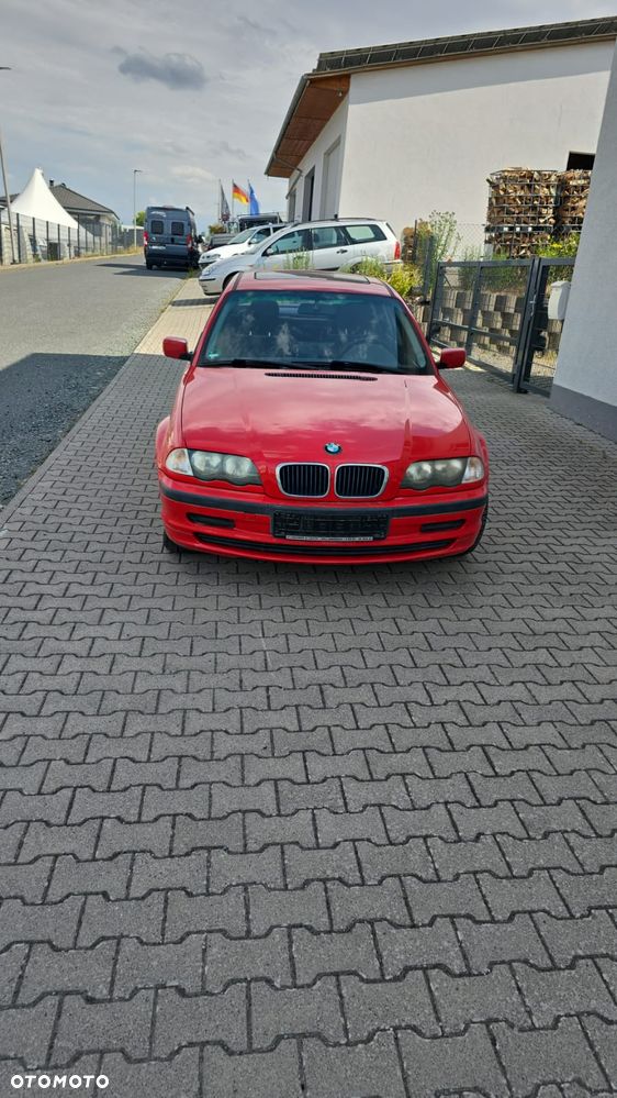 BMW Seria 3 318i - 1