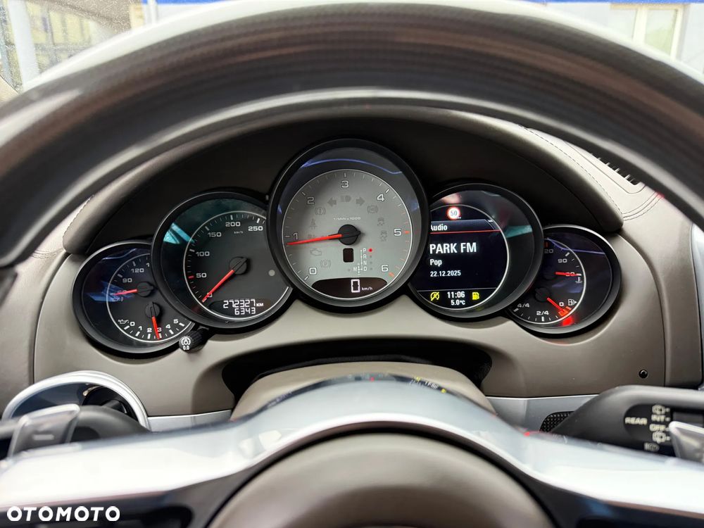 Porsche Cayenne S Diesel Platinum Edition - 11