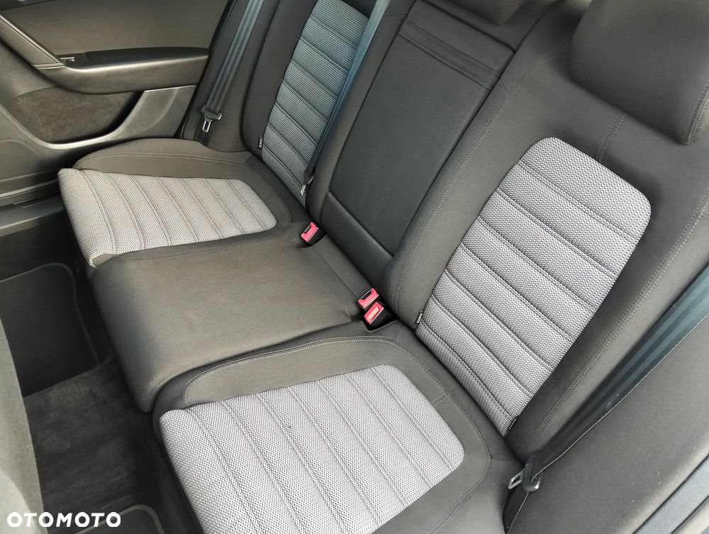 Volkswagen Passat - 6