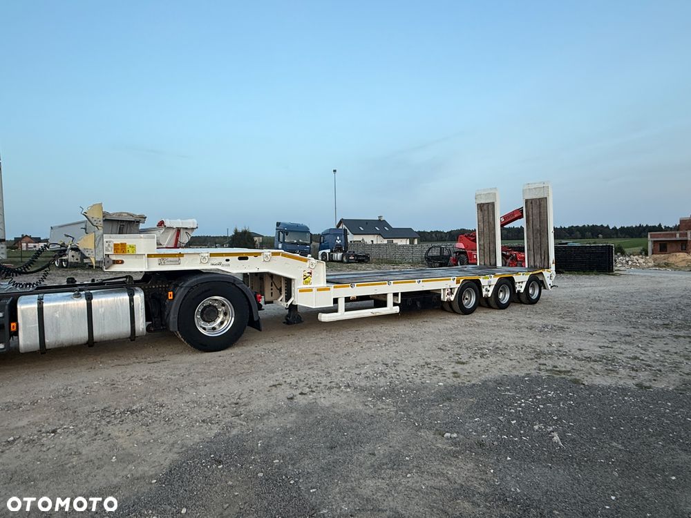 MAX Trailer Komodo - 3