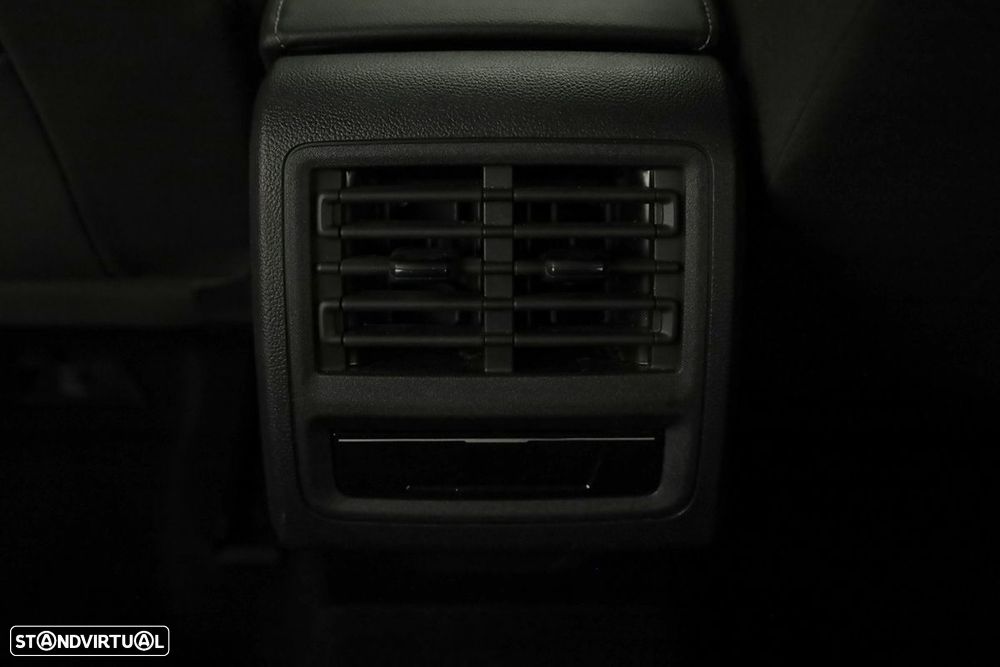 VW Golf 1.5 TSI e-Hybrid Life DSG - 25