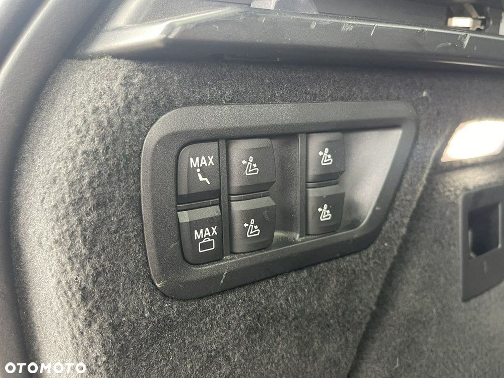 BMW X7 M60i xDrive - 16