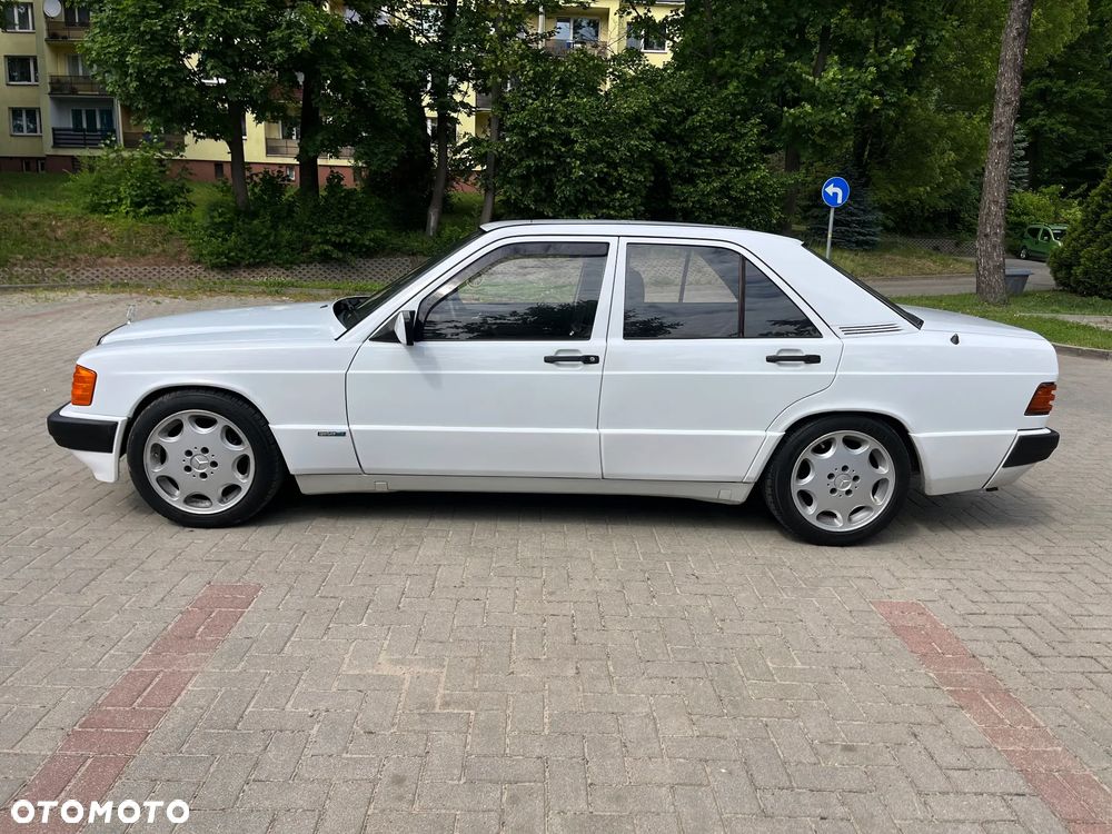 Mercedes-Benz W201 (190) - 2
