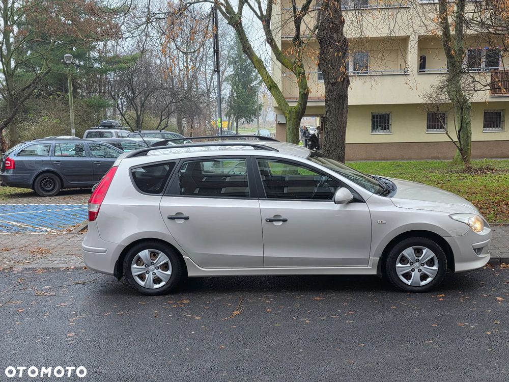 Hyundai i30 1.6 CRDi Comfort World Cup - 6