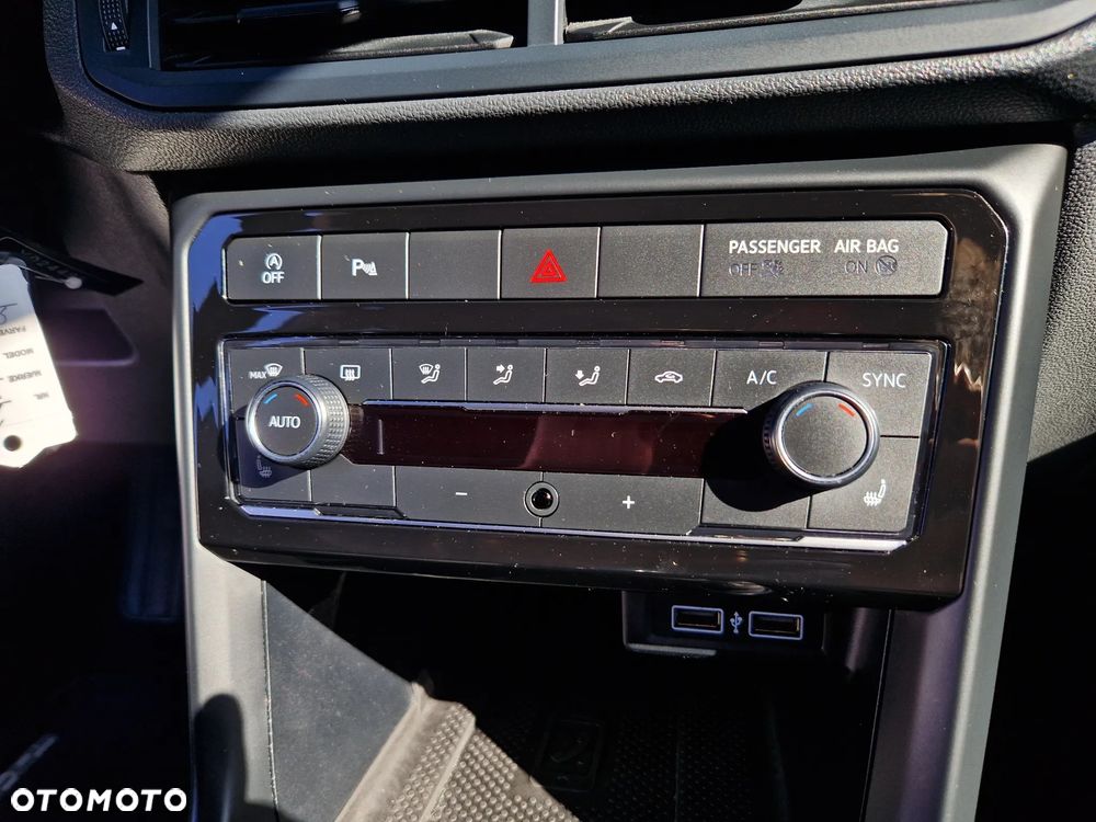 Volkswagen T-Cross 1.0 TSI OPF DSG Life - 32