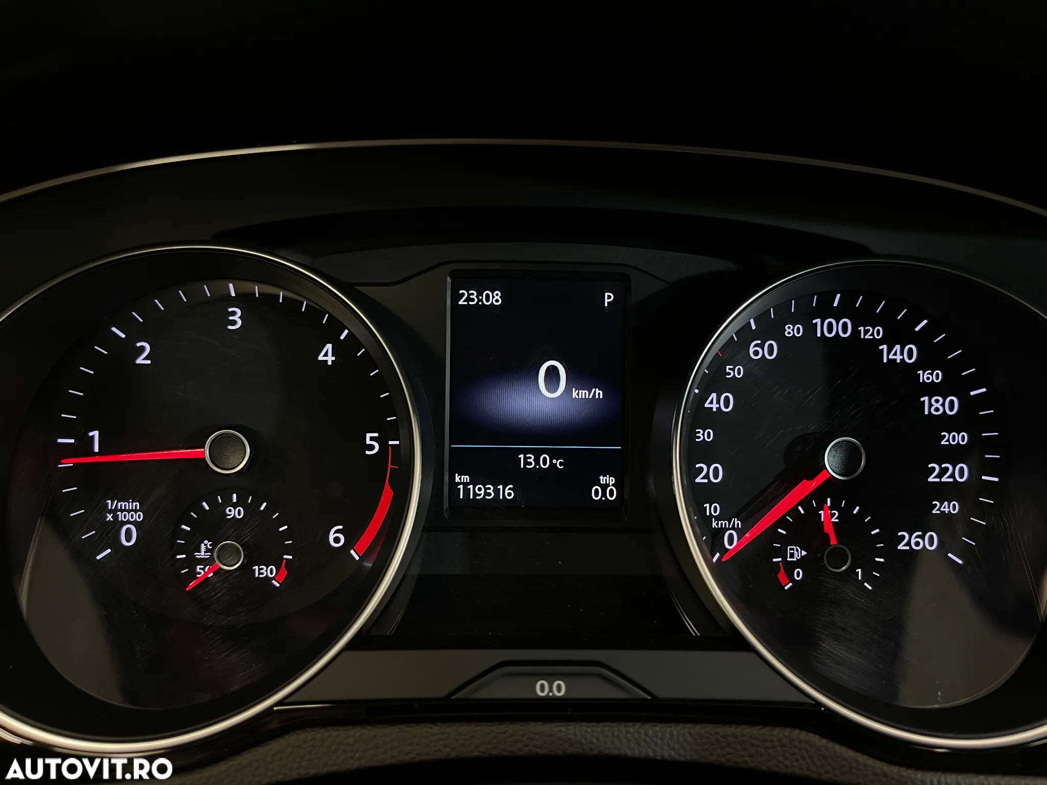 Volkswagen Passat 2.0 TDI DSG Highline - 28