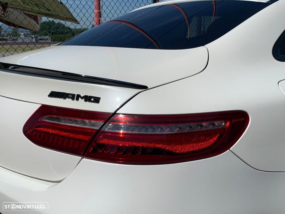 Mercedes-Benz E 220 d AMG Line - 55