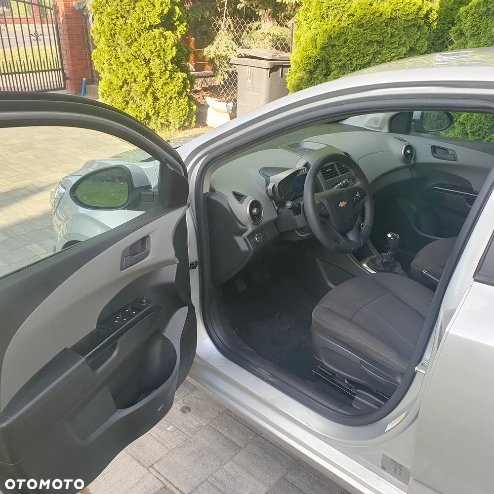 Chevrolet Aveo 1.4 16V LS Design+ - 15