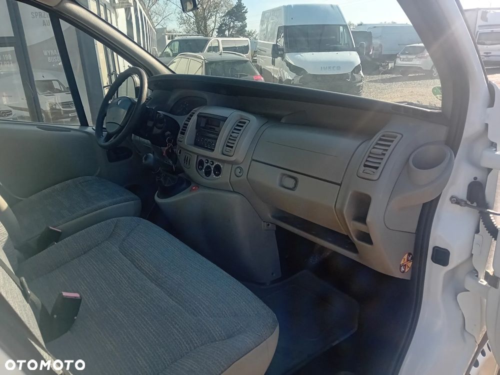 Renault Trafic - 16