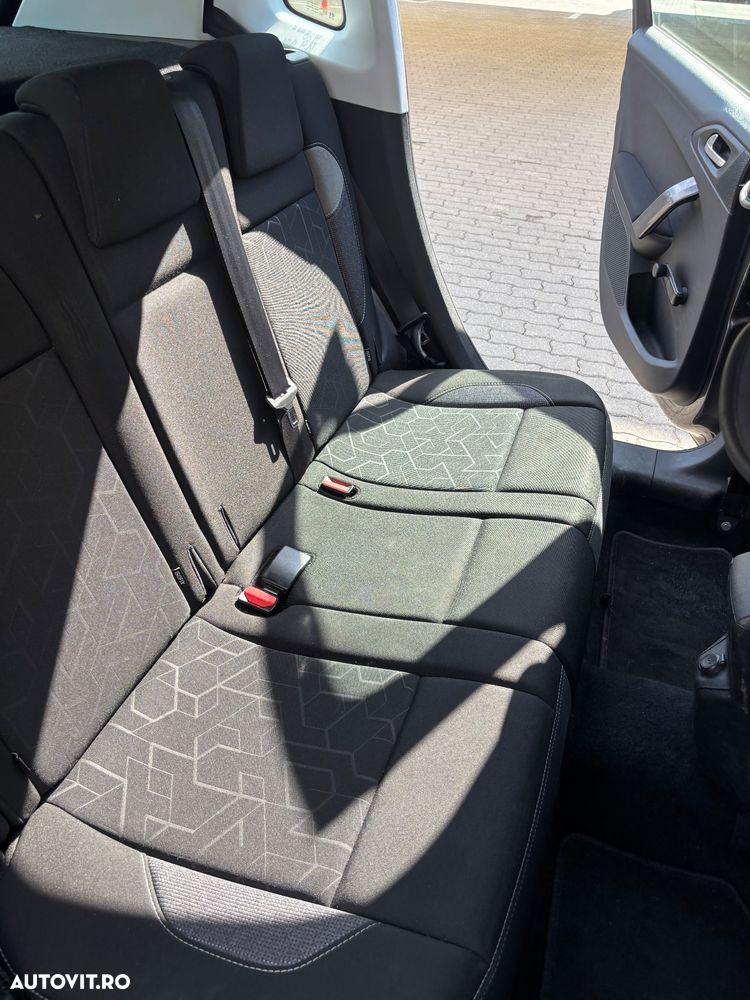 Peugeot 2008 - 5