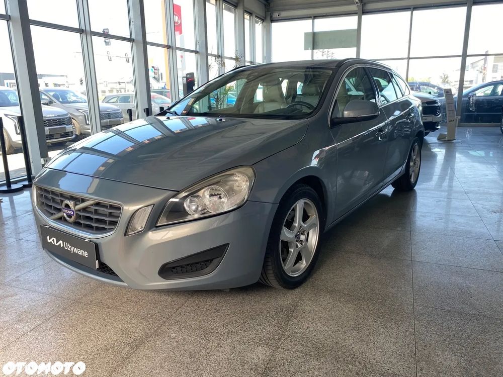 Volvo V60 D2 Momentum - 1
