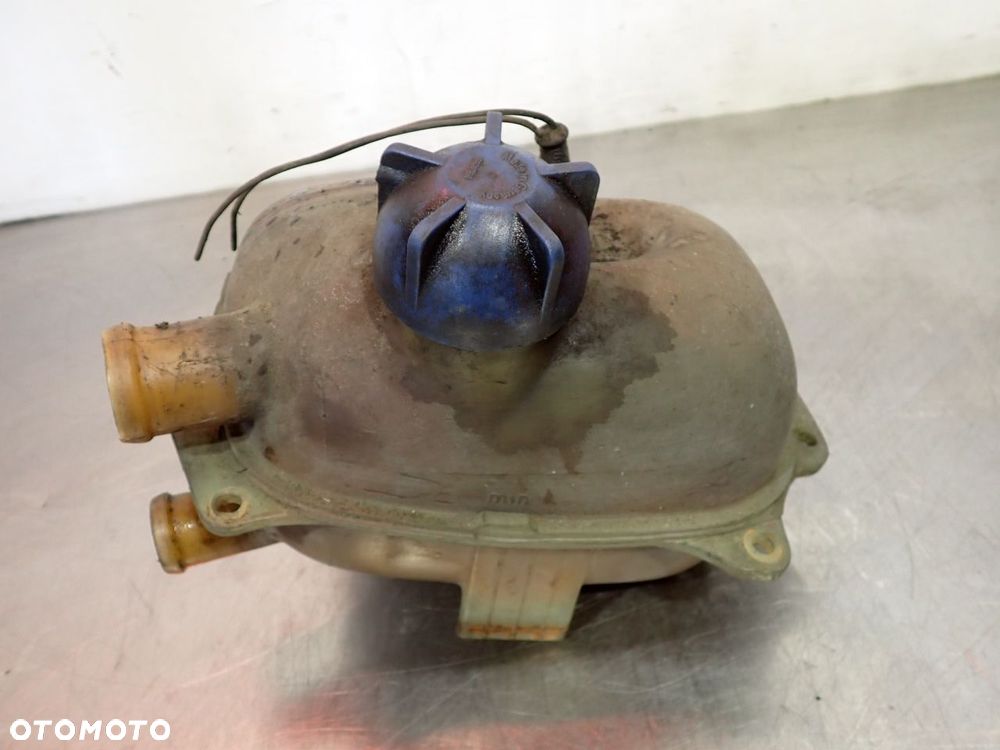 ZBIORNICZEK WYRÓWNAWCZY VOLKSWAGEN T3  025121407 - 1