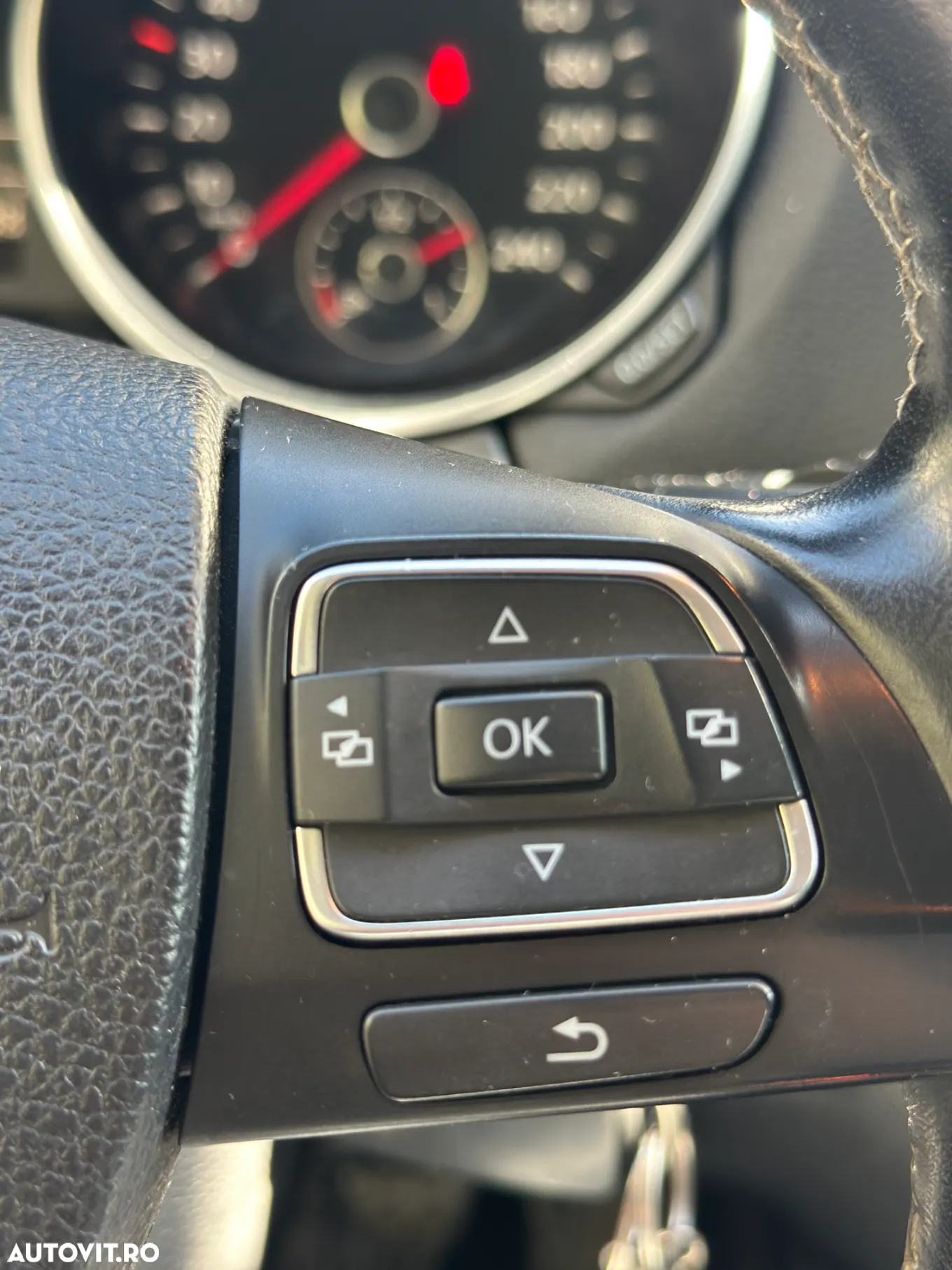 Volkswagen Golf 1.6 TDI DPF Trendline - 13