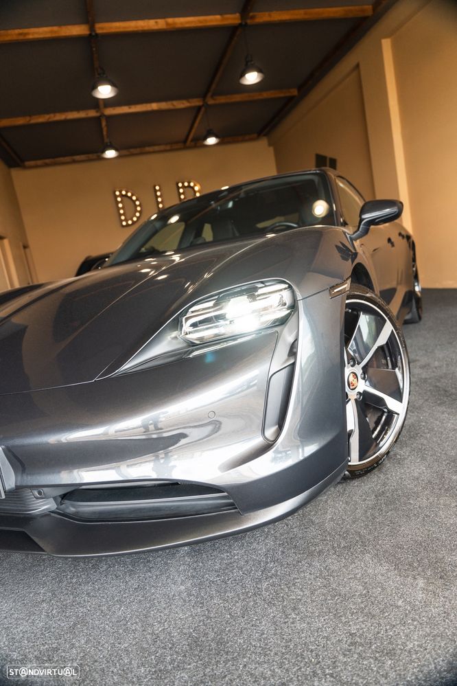 Porsche Taycan 4 - 23