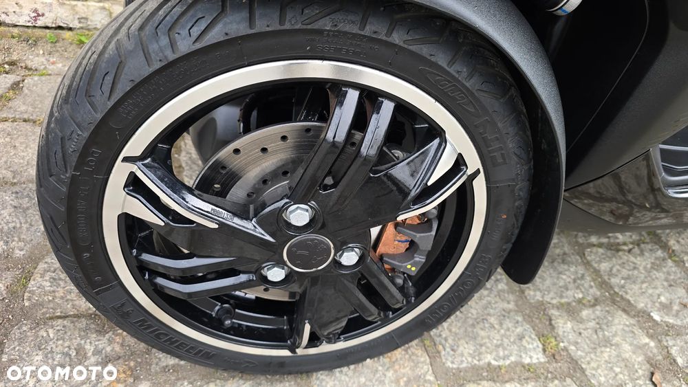 Peugeot Metropolis - 11