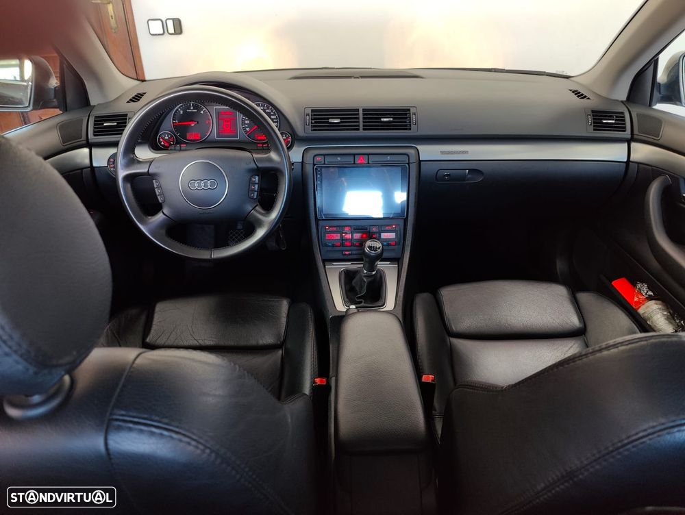 Audi A4 2.5 TDI quattro - 22