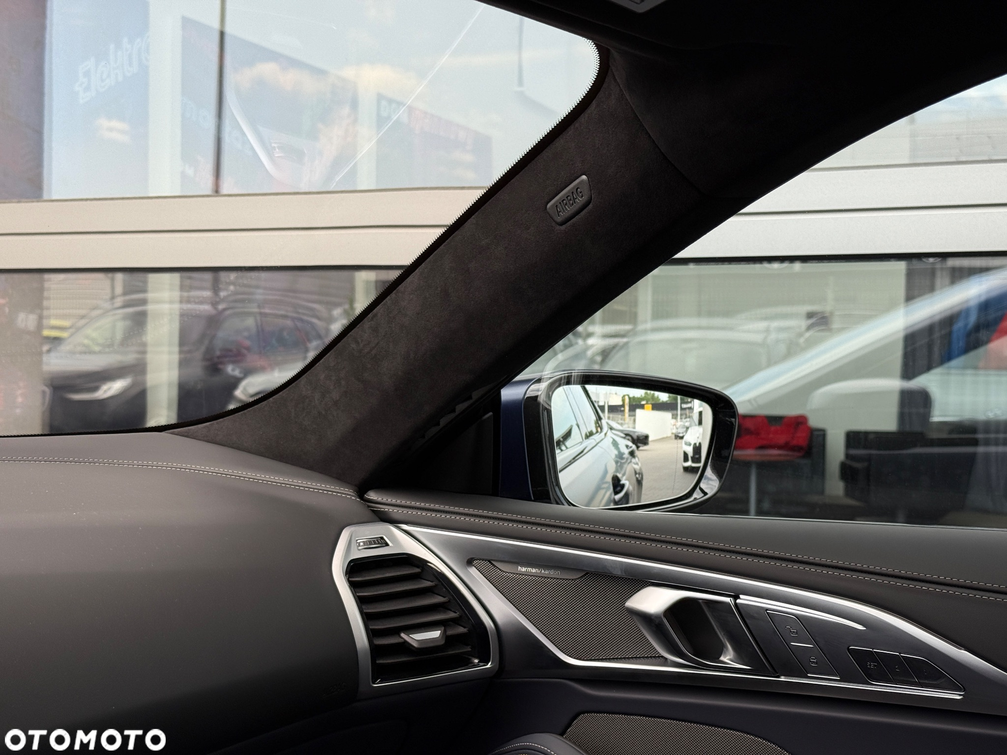 BMW Seria 8 - 32
