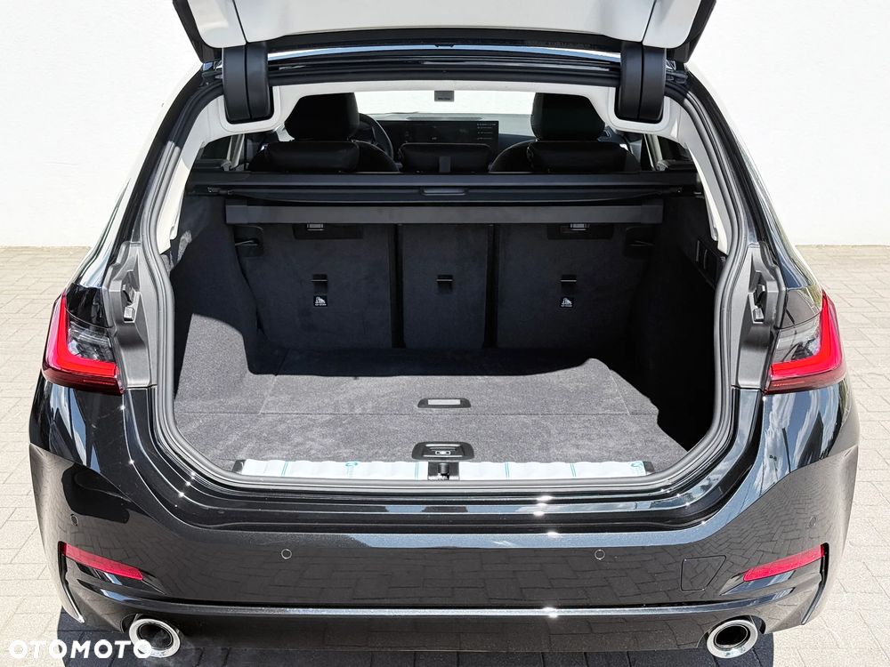 BMW Seria 3 320i sport - 18