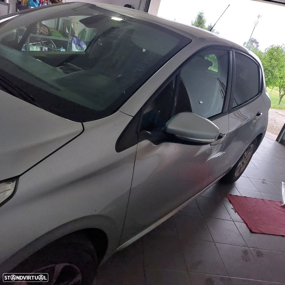 Peugeot 208 1.4 HDi Active - 6