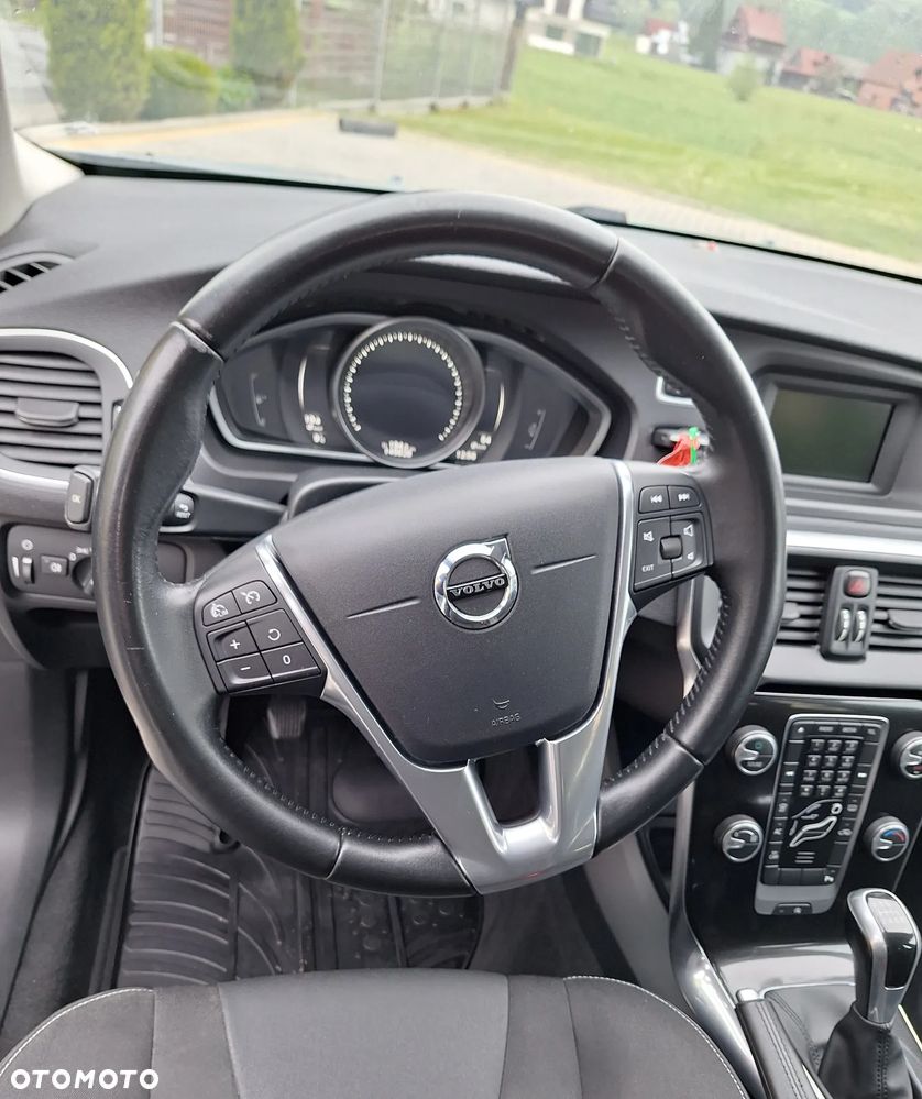 Volvo V40 D2 Momentum - 3