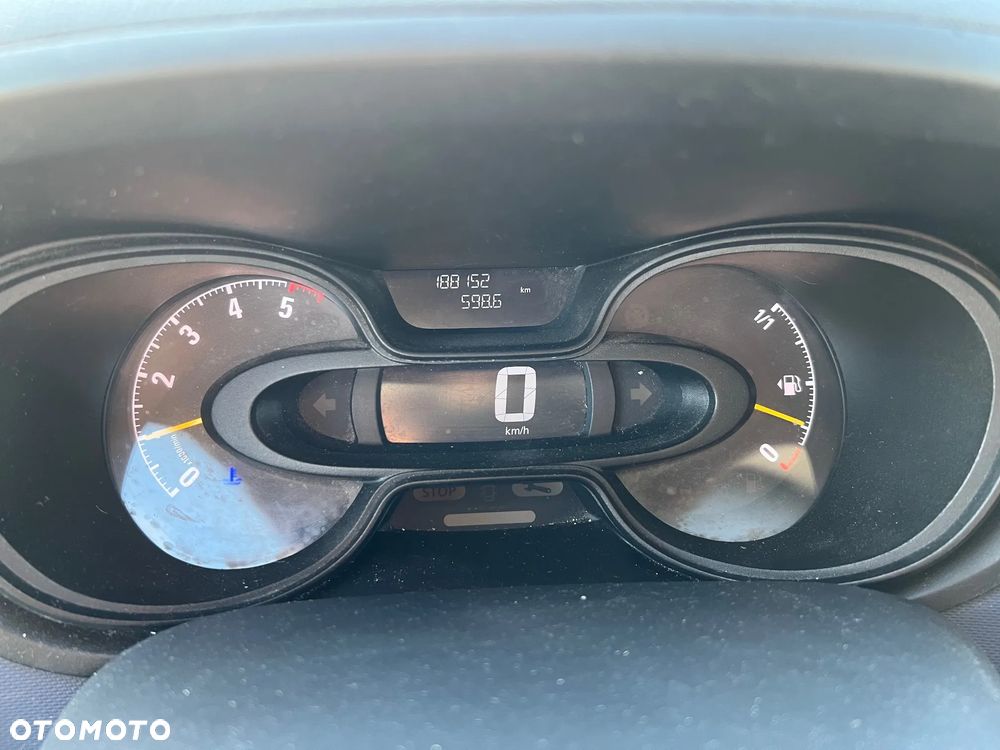 Opel Vivaro - 10