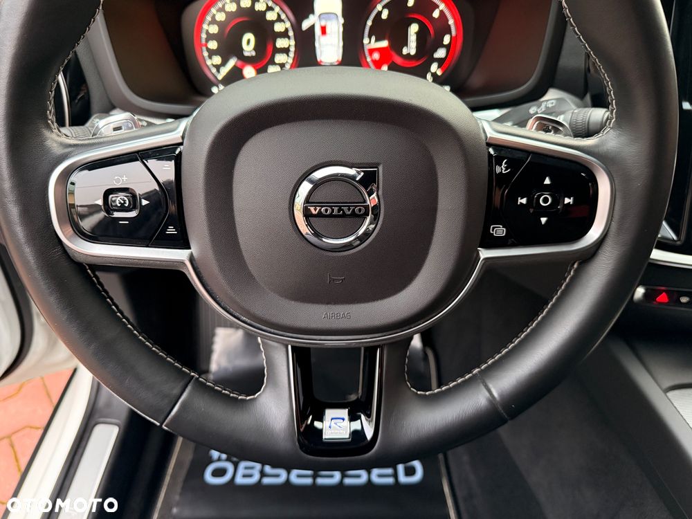 Volvo V60 D4 AWD R-Design - 28