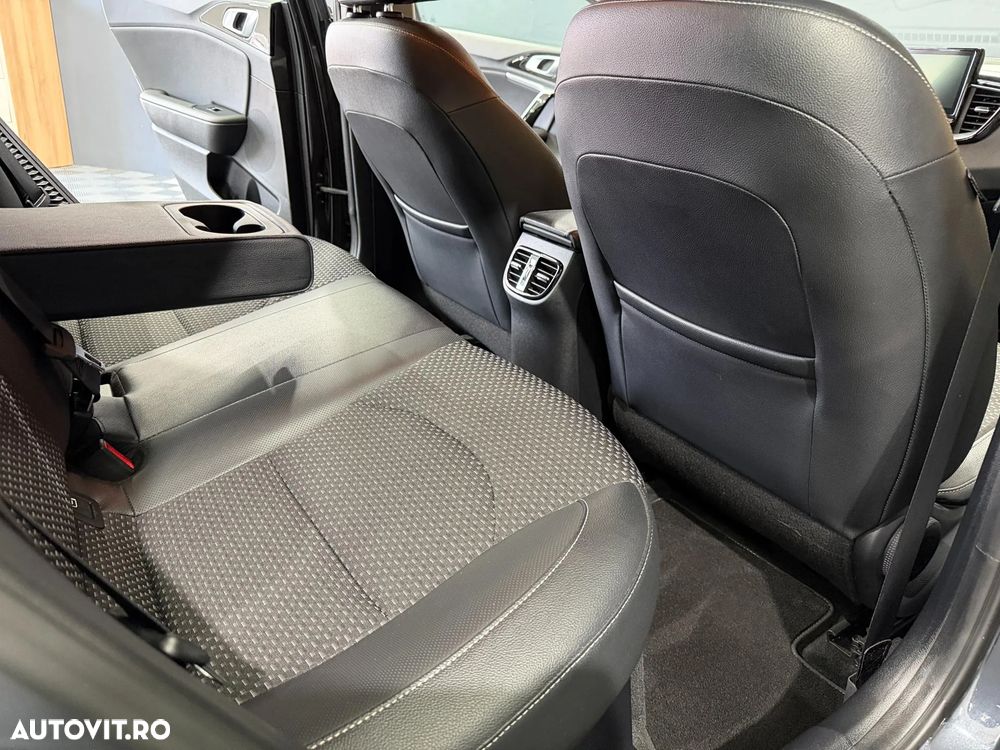 Kia XCeed 1.6 GDI 6DCT PHEV Vision - 18