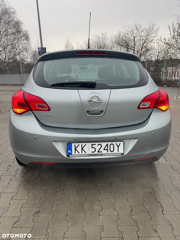 Opel Astra 1.6 Design Edition - 4