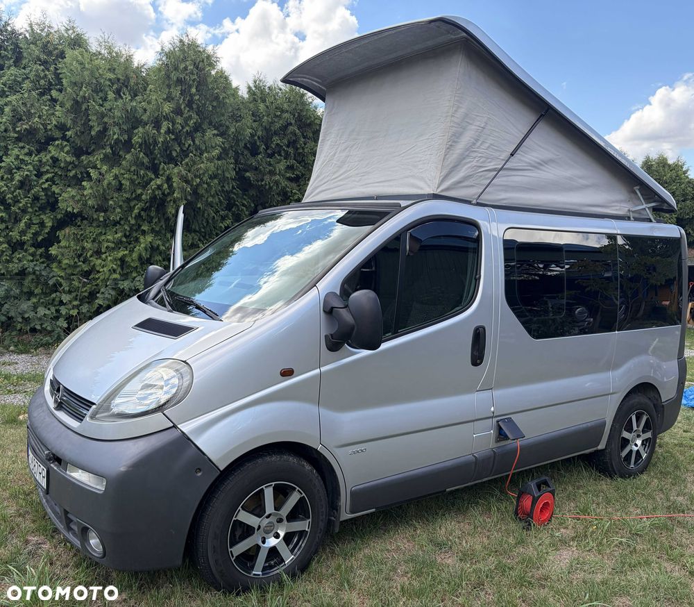 Opel Vivaro - 1