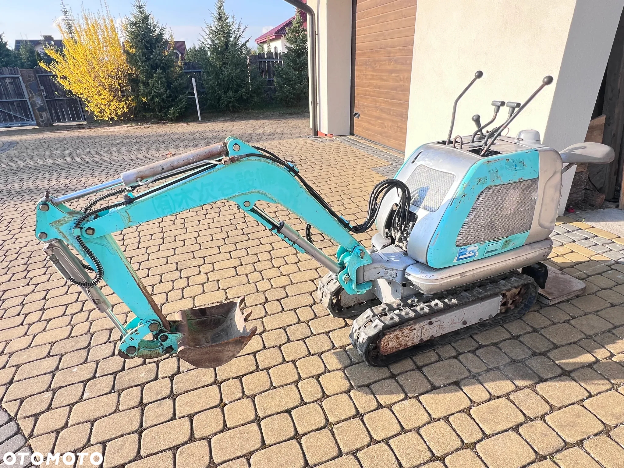 Kobelco - 4