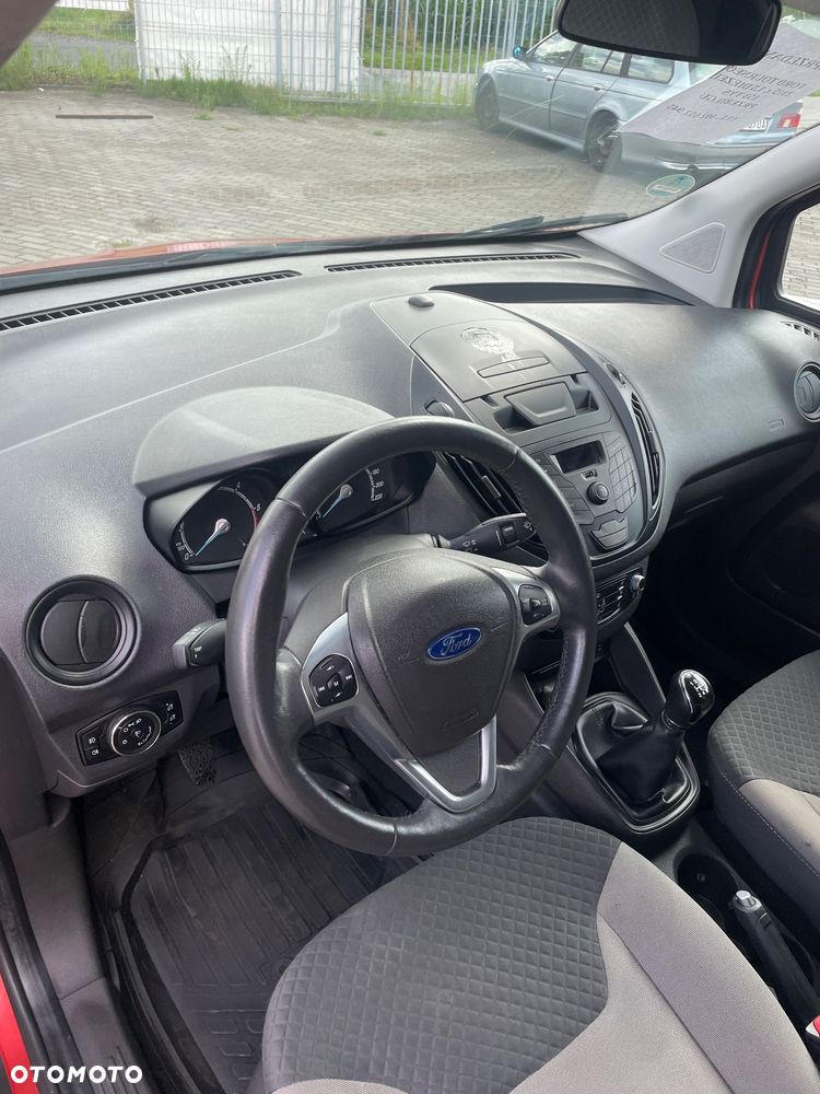 Ford Tourneo Courier - 11