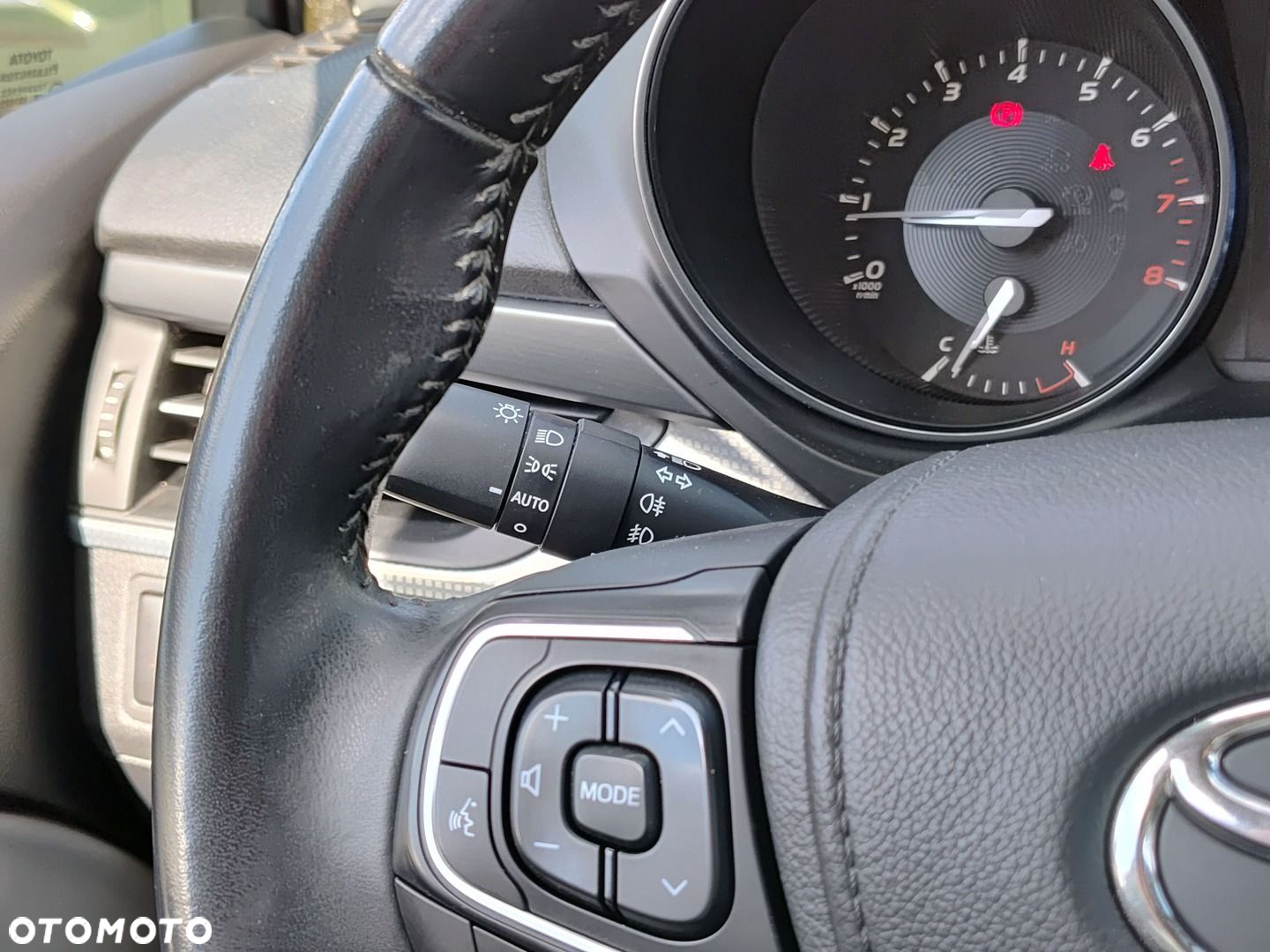 Toyota Avensis - 16