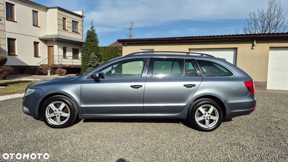 Skoda Superb 2.0 TDI DSG Exclusive - 2