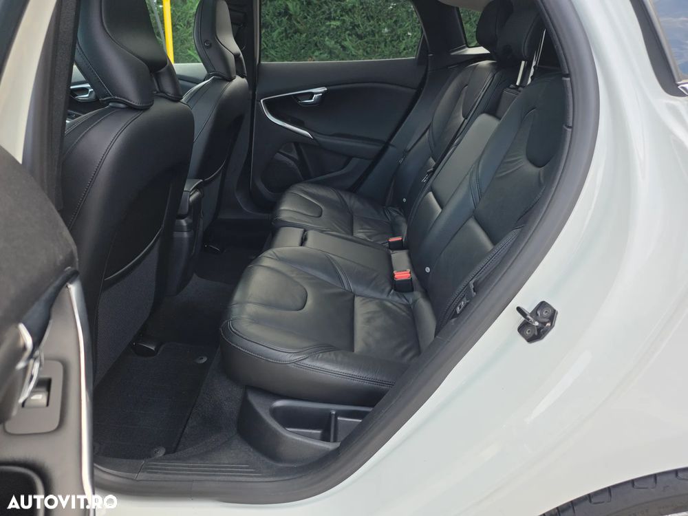 Volvo V40 D3 Summum - 16