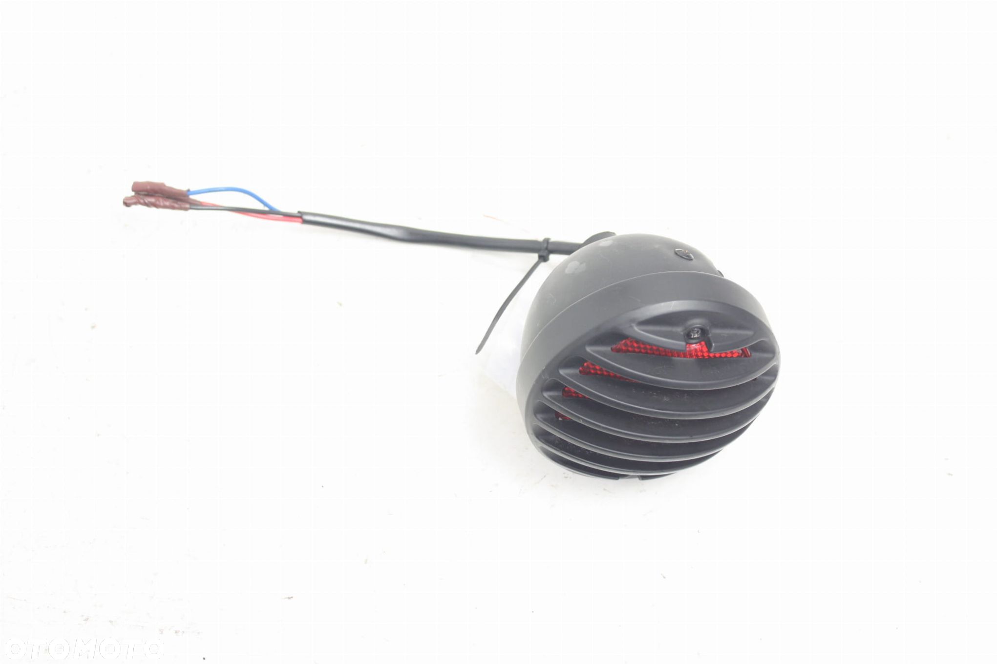 LAMPA TYLNA Suzuki VZ 800 Marauder - 1