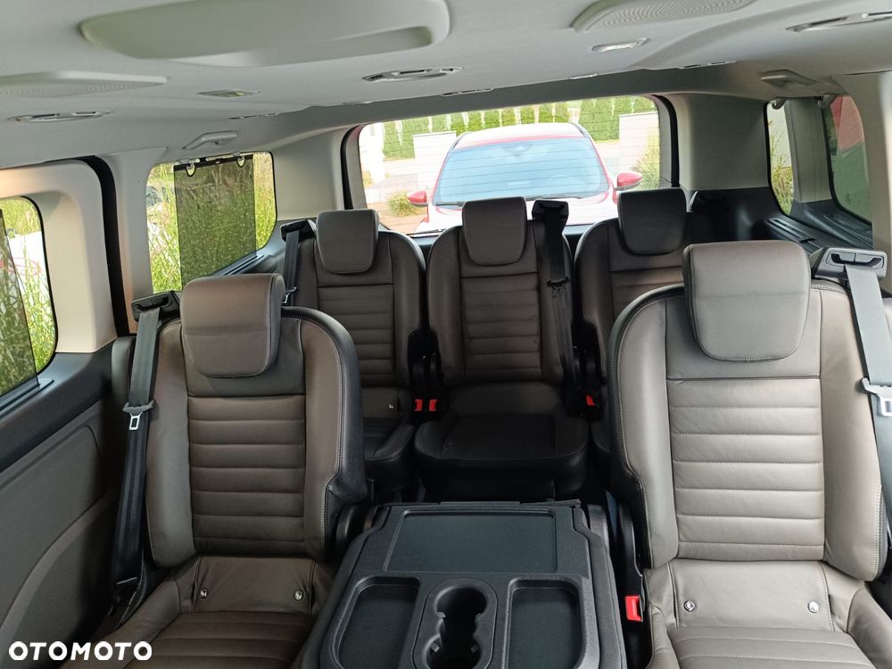 Ford Tourneo Custom - 10