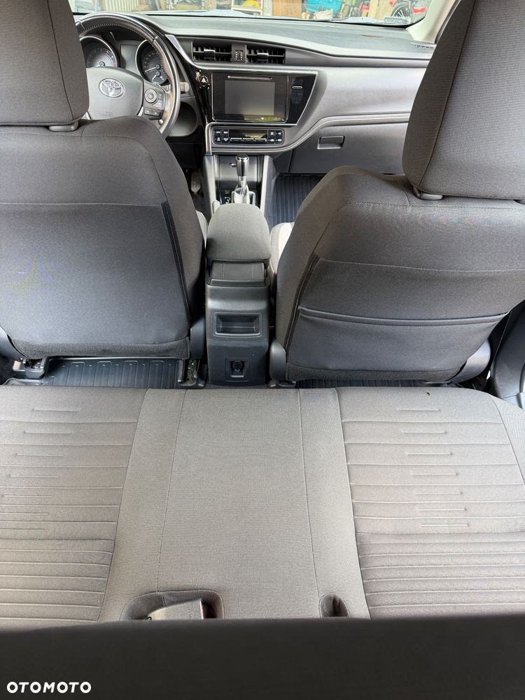Toyota Auris - 15