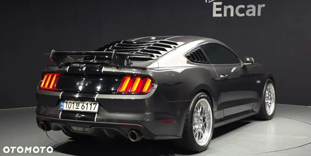 Ford Mustang 5.0 V8 GT - 3