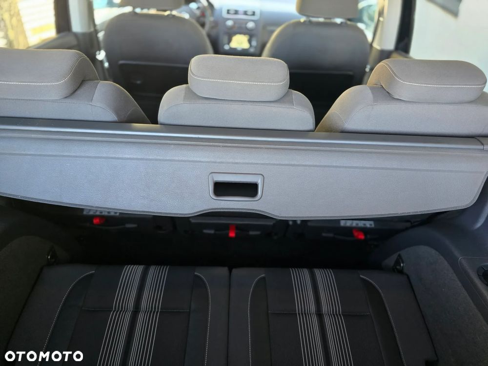 Volkswagen Touran 1.2 TSI MATCH - 9