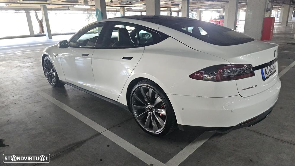 Tesla Model S 90D - 3