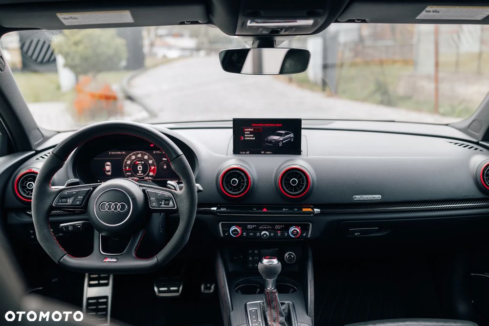 Audi RS3 Limousine - 23