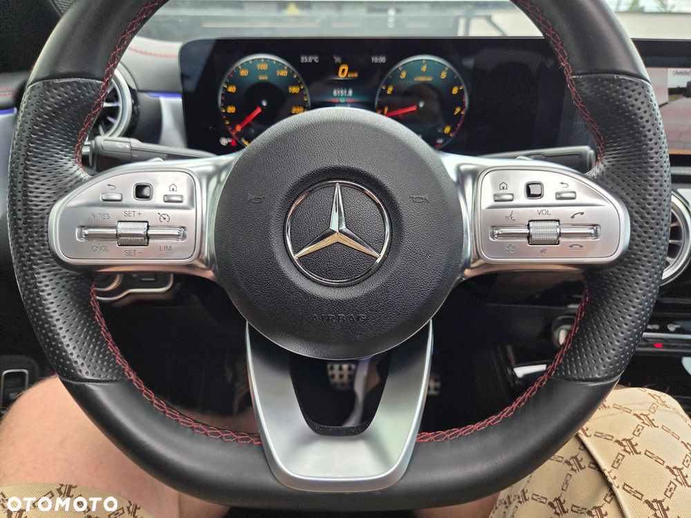 Mercedes-Benz CLA 200 4-Matic AMG Line 8G-DCT - 29