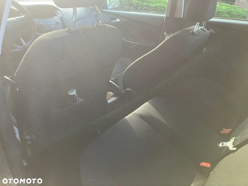 Ford Focus 1.6 Trend - 14