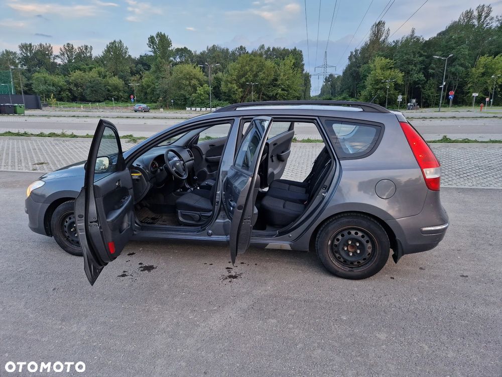 Hyundai i30 1.6 Classic + - 8