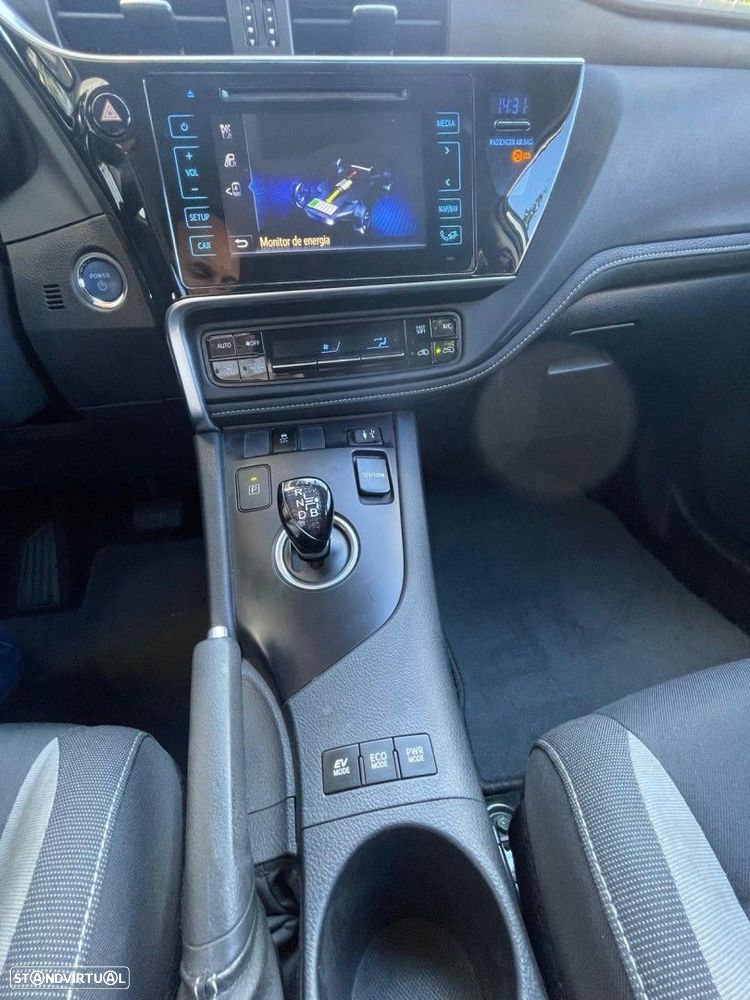 Toyota Auris 1.8 HSD Comfort +P.Techno+P.Sport - 26