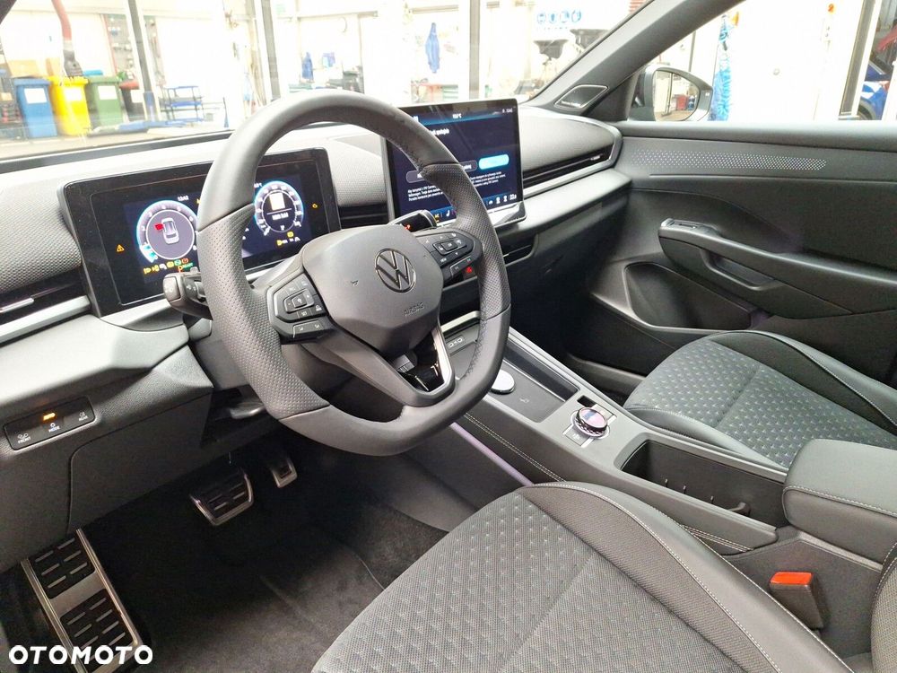 Volkswagen T-Roc - 10