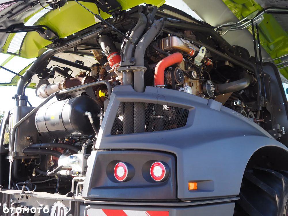 Claas Jaguar 950 4WD - 12