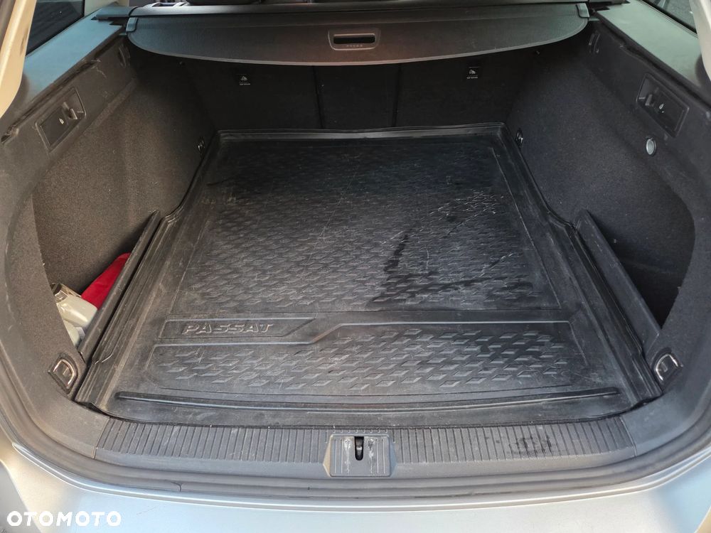 Volkswagen Passat - 33