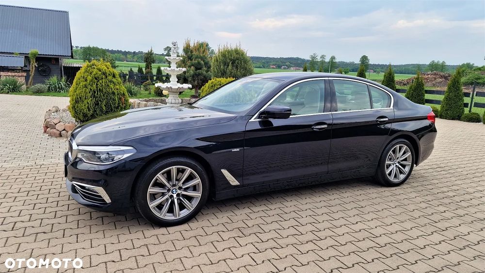 BMW Seria 5 520d xDrive Luxury Line - 2