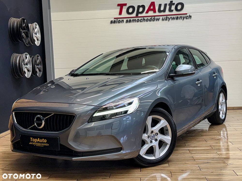 Volvo V40 T3 Momentum - 1